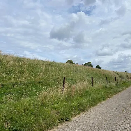 Spacious With Private Terrace Near The North Sea Dike Apartment Nessmersiel