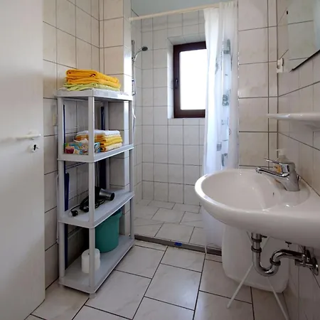 Spacious With Private Terrace Near The North Sea Dike Apartment