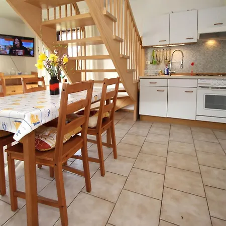 Geraeumige Mit Eigener Terrasse, Apartament